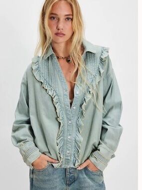 FREE PEOPLE × We The Free Tattered And Ruffled Denim Top size medium